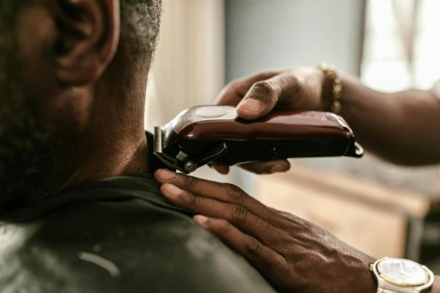 L’undercut masculin : technique, coiffage et entretien